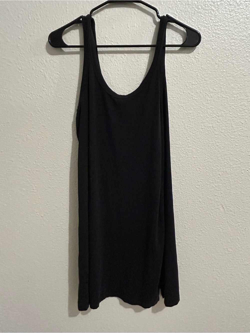 Classic Black Sleeveless Tank Top - Women